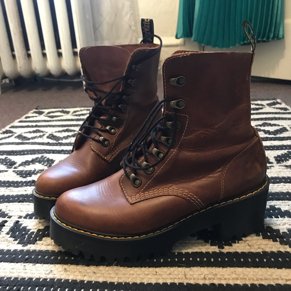 Dr. Martens Leona Butterscotch 9